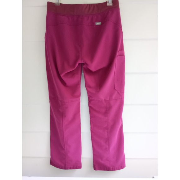 Figs Scrubs Set V Neck 2 pocket Top S/ Kade Cargo Pants S/P - Picture 8 of 12